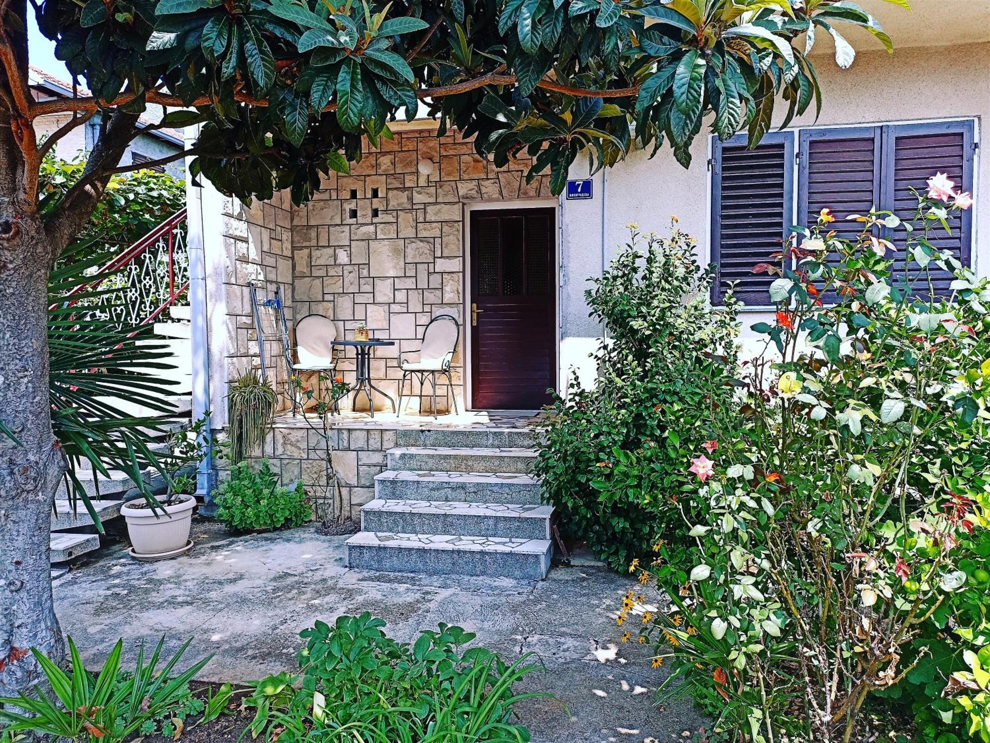 Apartman "Citrus" เทรบินเย ภายนอก รูปภาพ